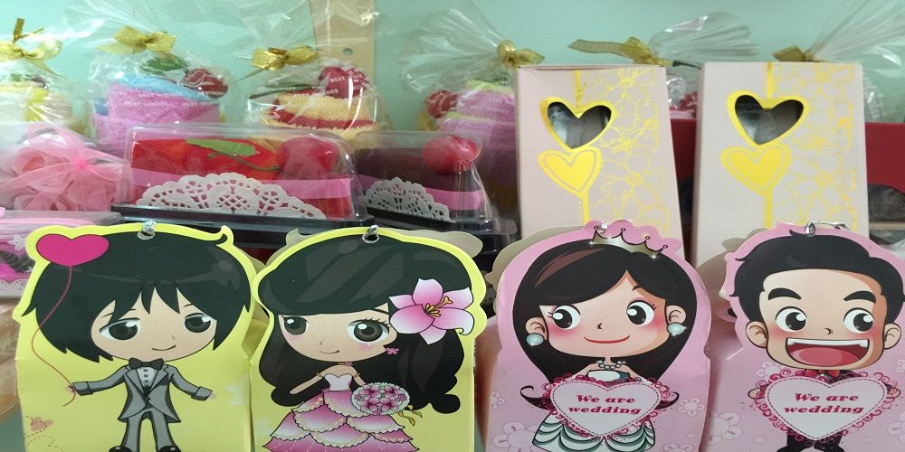 Lựa chọn quà đáp lễ ấn tượng cho khách mời đám cưới