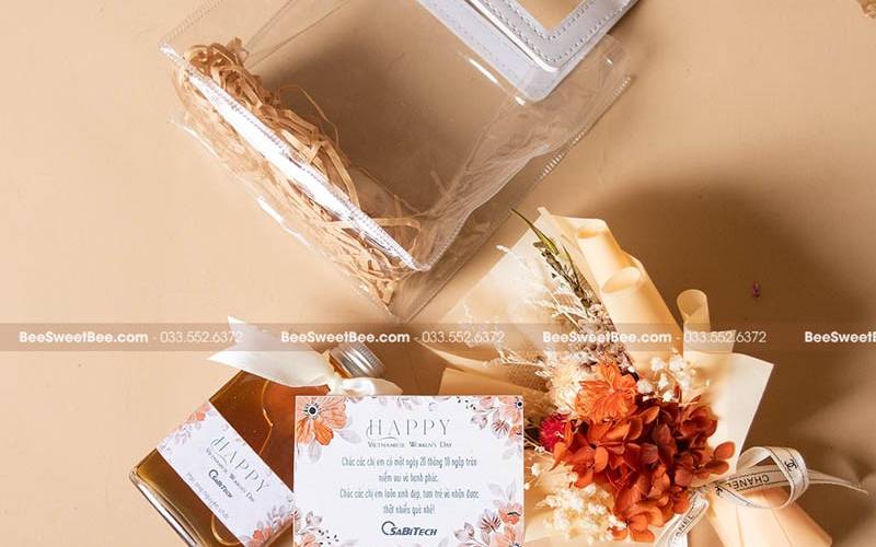 Sinh nhật bạn gái tặng quà gì ý nghĩa