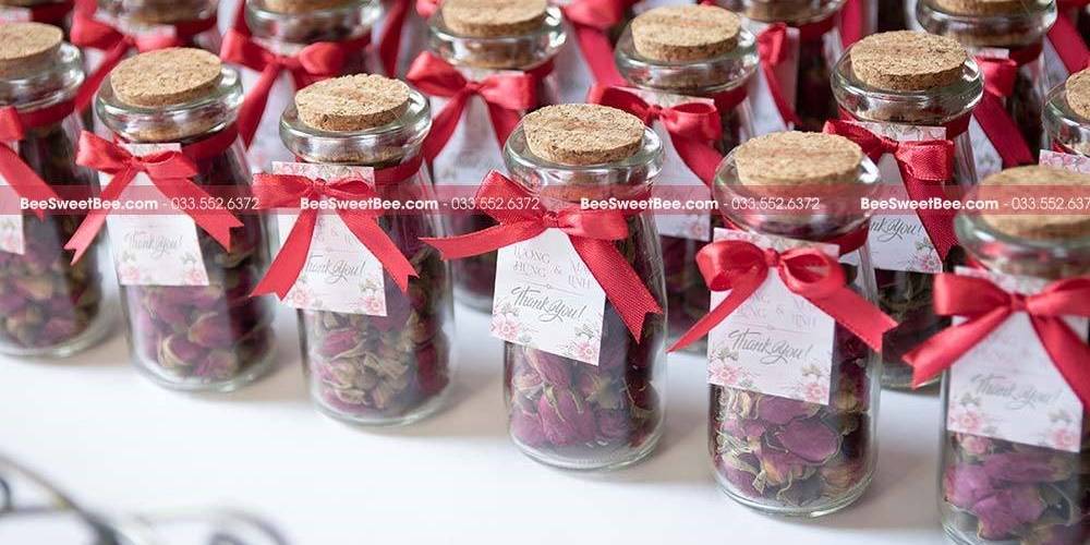 Lựa chọn quà tặng khách mời đám cưới theo mùa