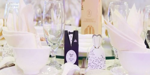 5 quà tặng kỷ niệm ngày cưới của bạn bè cực ý nghĩa