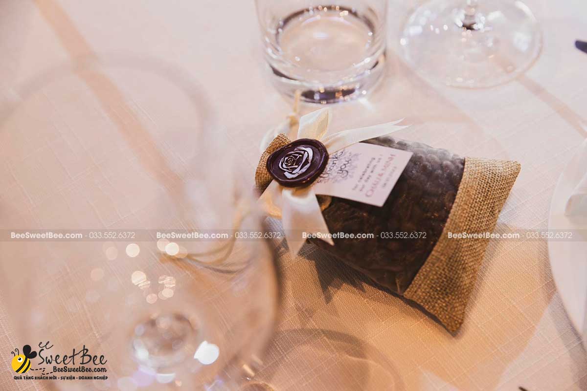 Quà tặng túi thơm cafe cho khách mời đám cưới của CDCR Châu & Minh 8/1/2023