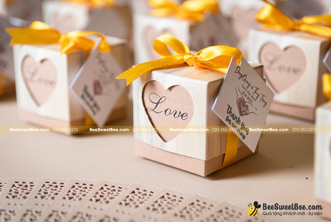 Set quà tặng đáp lễ chocolate Love dành tặng khách mời của cô dâu chú rể Duy Quang & Thùy Trang 12/11/2023