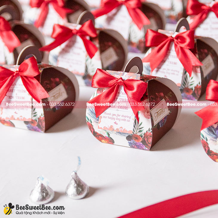 Quà tặng đáp lễ khách mời chocolate của cô dâu chú rể Kim Trang & Nhật Thăng 10/12/2023