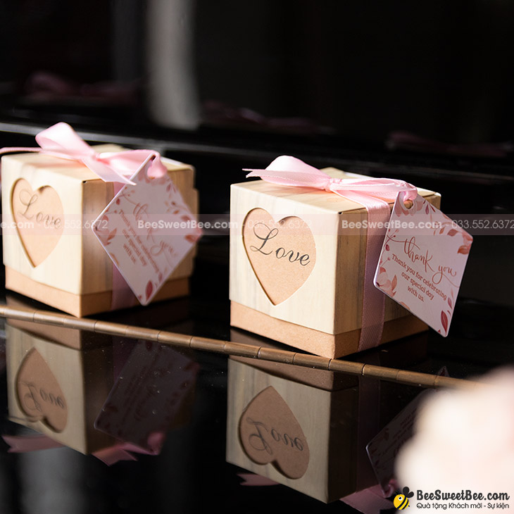 Quà tặng khách mời đám cưới set chocolate Love 07/2024