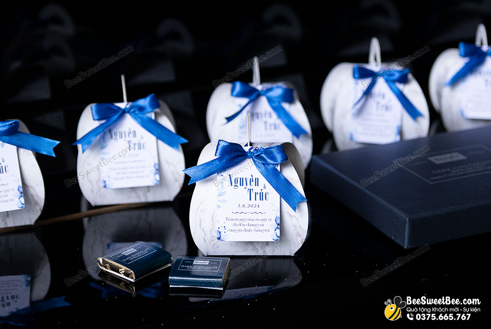 Quà tặng chocolate đáp lễ khách mời của cô dâu chú rể Nguyên & Trúc 03/08/2024