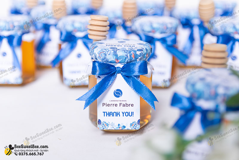 Quà tặng khách mời hội nghị của công ty dược Pierre Fabre 09/2024