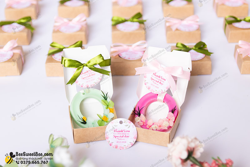 Quà tặng sáp thơm tròn tone Light Green & Deep Pink đáp lễ khách mời