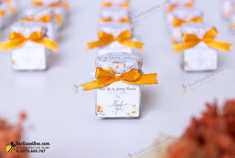 Quà tặng trà hoa lài cho khách mời đám cưới của cô dâu chú rể Xia Yu & Giang Thanh 19/11/2024