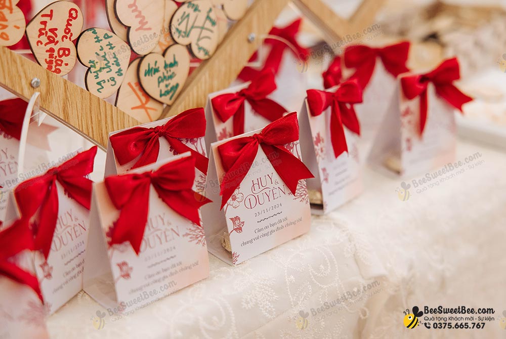 Set quà tặng Sweet Hom cảm ơn khách mời đám cưới của cô dâu chú rể Huy & Duyên 23/11/2024