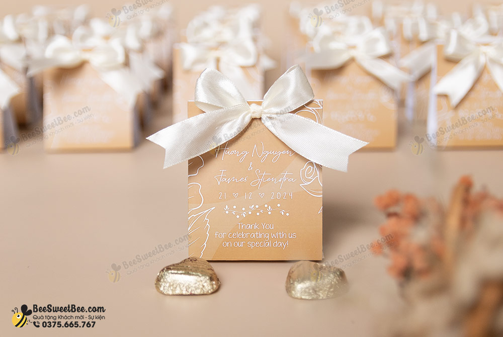 Set quà tặng chocolate Sweet Home dành tặng khách mời đám cưới của cô dâu chú rể Huong Nguyen & James Stienstra 21/12/2024.