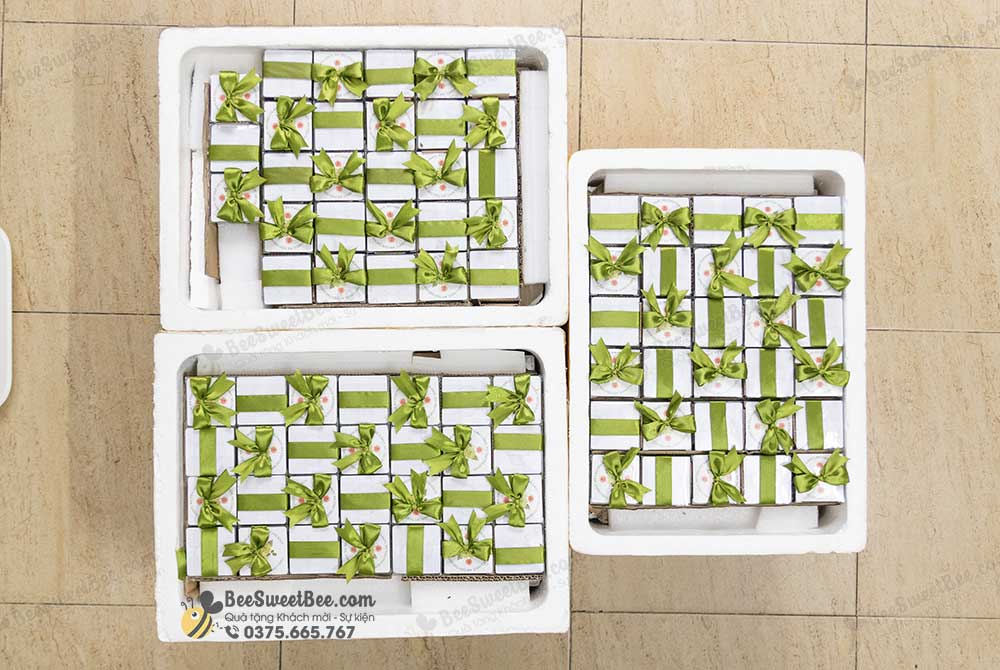 BeeSweetBee đóng hàng siêu kỹ cho cặp đôi tổ chức đám cưới ở nước ngoài