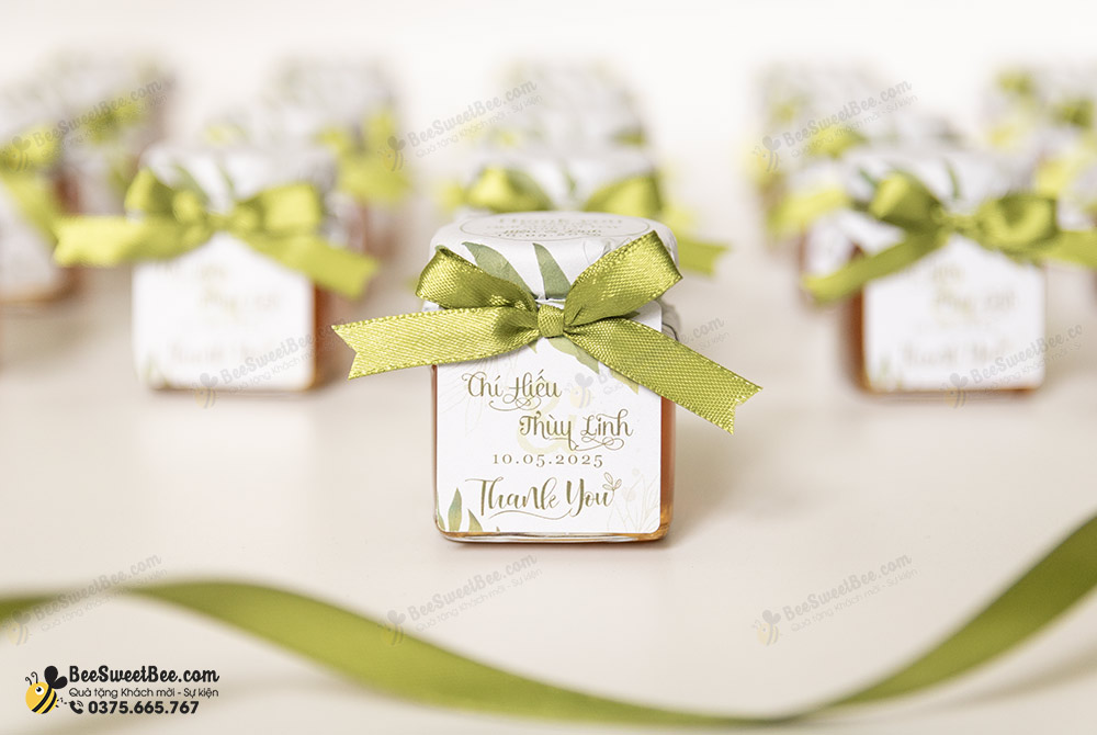 Quà tặng mật ong nguyên chất cho khách mời đám cưới của cô dâu chú rể Thùy Linh & Chí Hiếu 10/05/2025