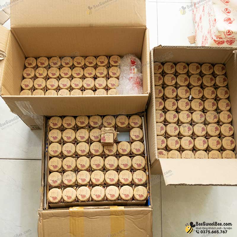 500 set quà tặng mật ong cho khách mời đám cưới của cô dâu chú rể Vy & Huy 17/05/2025