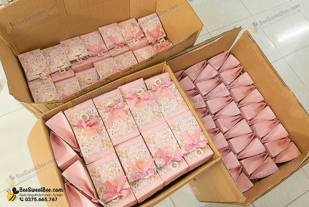 Hơn 500 set quà tặng đáp lễ khách mời đám cưới tại BeeSweetBee