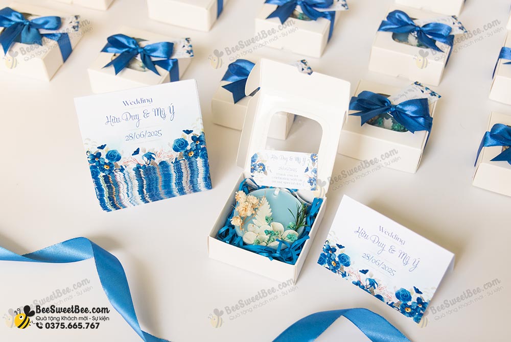 Set quà tặng sáp thơm kèm Place card dành tặng khách mời của cô dâu chú rể Mỹ Ý & Hữu Duy 28/06/2025