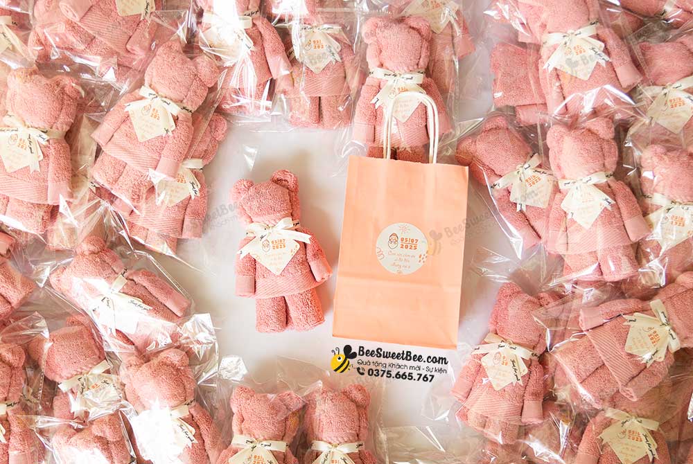 Set quà tặng khăn gấu cảm ơn khách mời thôi nôi của gia đình bé Thạnh Lộc 05/07/2025.