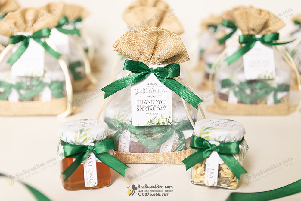 Set quà tặng Bee V đáp lễ khách mời đám cưới của cô dâu chú rể Quốc Khôi & Minh Anh 29/08/2025.