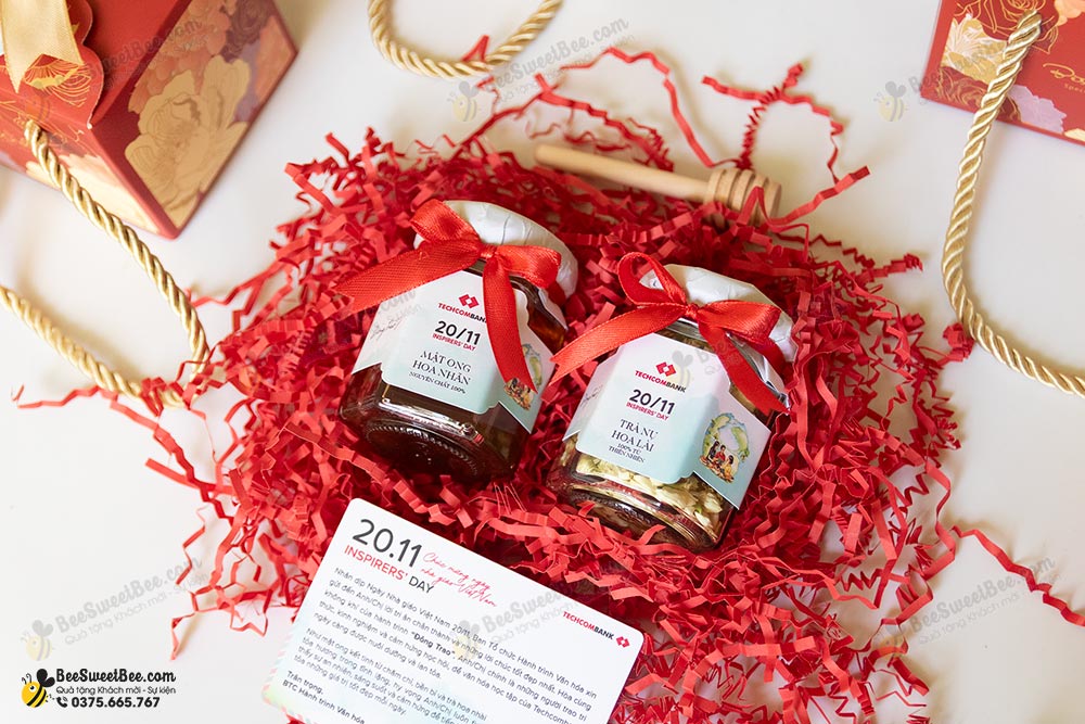 Set quà tặng giáo viên của Techcombank nhân ngày hội Đông Trao 20/11/2025