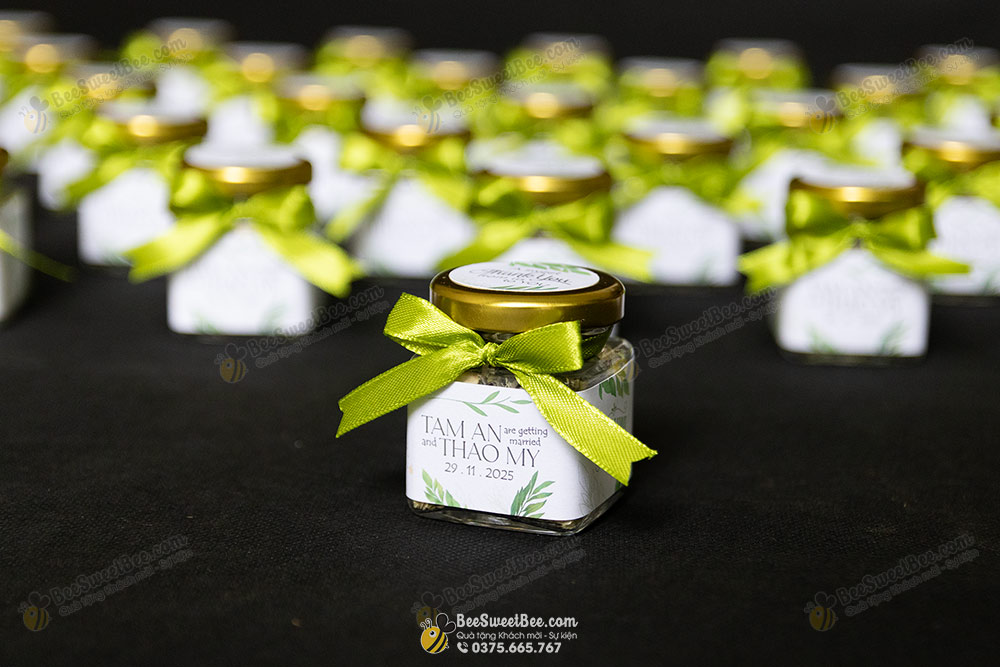 Quà tặng trà hoa thảo dược đáp lễ khách mời của cặp đôi Tam An & Thao My 29/11/2025
