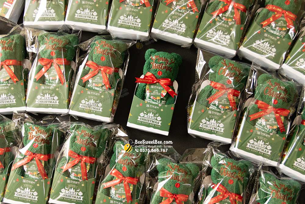 Quà tặng khăn gấu cotton cho khách hàng của Huyndai Galbi nhân dịp Giáng Sinh 2025