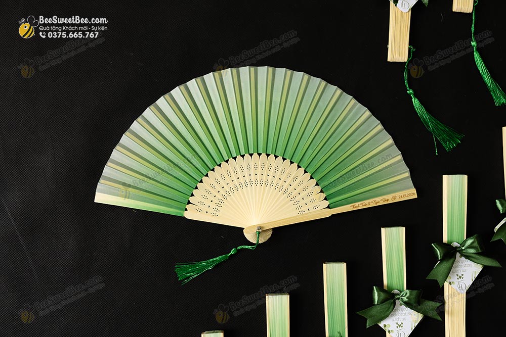 Quà tặng quạt vải ombre xanh tặng khách mời đám cưới của cô dâu chú rể Thanh Tuấn & Ngọc Diệp 24/01/2026