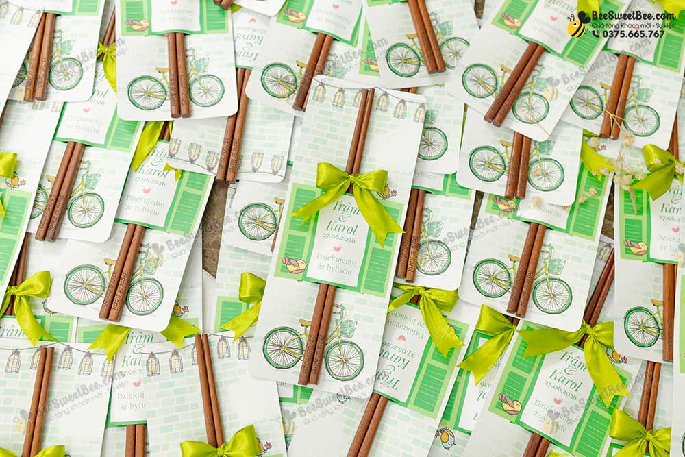 Quà tặng đũa gỗ khắc tên đáp lễ khách mời đám cưới của cô dâu chú rể Trâm & Karol 27/06/2026