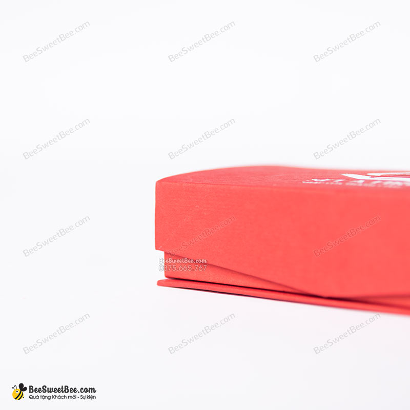 Hộp sử dụng giấy mỹ thuật nắp nam châm