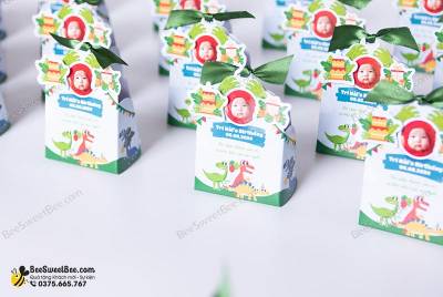 Set quà tặng SweetBee 2 viên chocolate Beatitude tặng khách mời thôi nôi của gia đình bé Trí Hải 06/08/2024 - <a target='_blank' href='/set-qua-tang-khach-moi-thoi-noi-khach-moi-sinh-nhat-sweetbee-1-q83.html'>Xem sản phẩm</a>