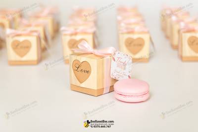 Quà tặng 1 bánh macaron đáp lễ khách mời của cô dâu chú rể Danh & Trâm 04/10/2025- <a target='_blank' href='/qua-tang-khach-moi-set-1-banh-macaron-q52.html'>Xem sản phẩm</a>