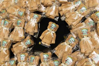 Set quà tặng khăn gấu cảm ơn khách mời thôi nôi của gia đình bé Hwang Do Yoon 10/12/2025- <a target='_blank' href='/qua-tang-khan-gau-vai-cotton-tuy-chon-theu-logo-50x30cm-q138.html'>Xem sản phẩm</a>