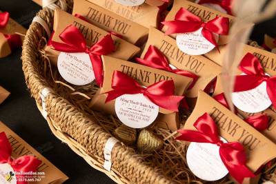 Quà tặng chocolate đáp lễ khách mời của cô dâu chú rể Hồng Thu & Tuấn Anh 21/12/2025- <a target='_blank' href='/qua-tang-chocolate-set-2-vien-mr-mrs-q17.html'>Xem sản phẩm</a>