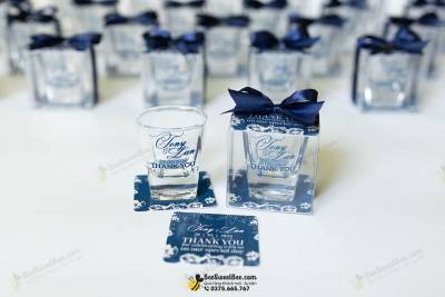 Quà tặng cảm ơn khách mời của cô dâu chú rể Tony & Lan 20/06/2026- <a target='_blank' href='/qua-tang-ly-ruou-mung-knot-tied-in-tenlogo-50ml-q40.html'>Xem sản phẩm</a>