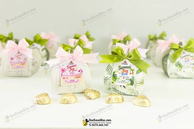 Set quà tặng chocolate cho học viên của trung tâm Ngoại Ngữ Thần Đồng 07/2026- <a target='_blank' href='/qua-tang-khach-moi-chocolate-set-lovely-day-2-vien-q34.html'>Xem sản phẩm</a>