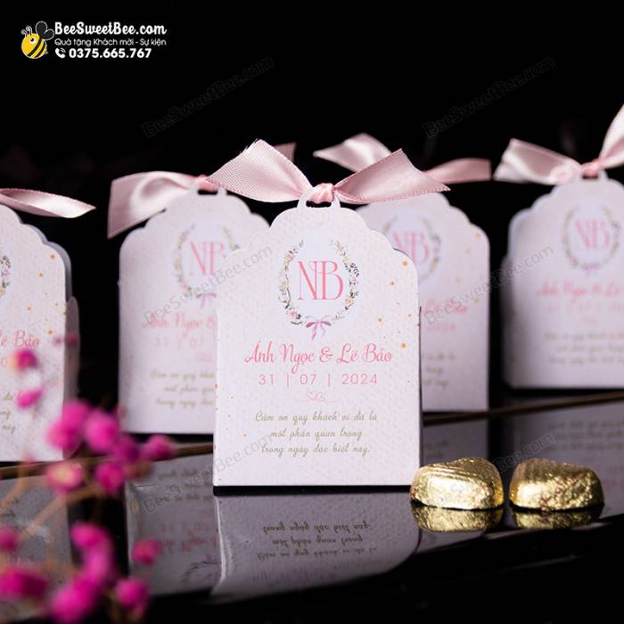 Set hộp quà tặng khách mời đám cưới Wedding Bee 2 viên chocolate 