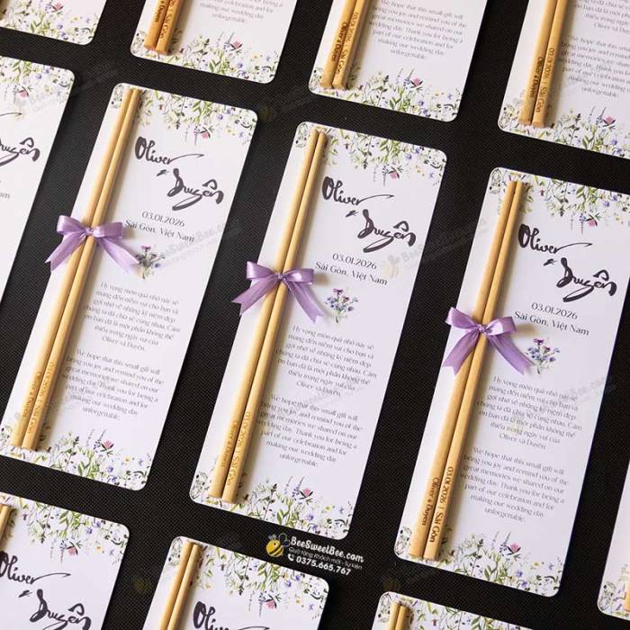 Quà tặng đũa gỗ khắc tên 