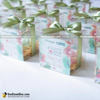 Quà tặng cho khách mời: Nến thơm hình bông hoa